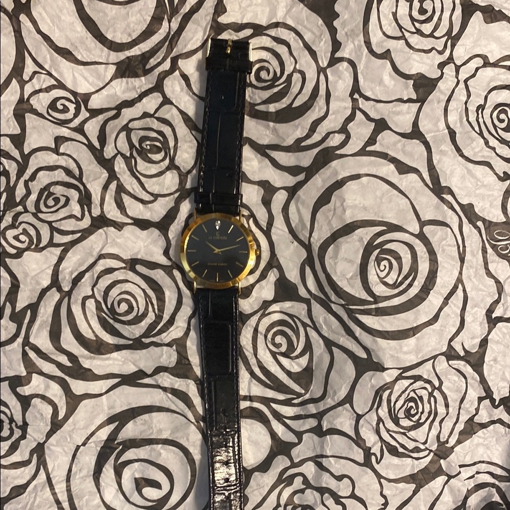 Le Chateau Gold and Black Timepiece - Picture 4 of 5
